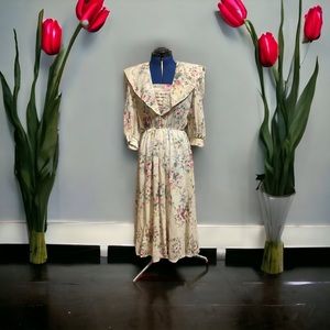 Oh so 1980’s vintage floral dress